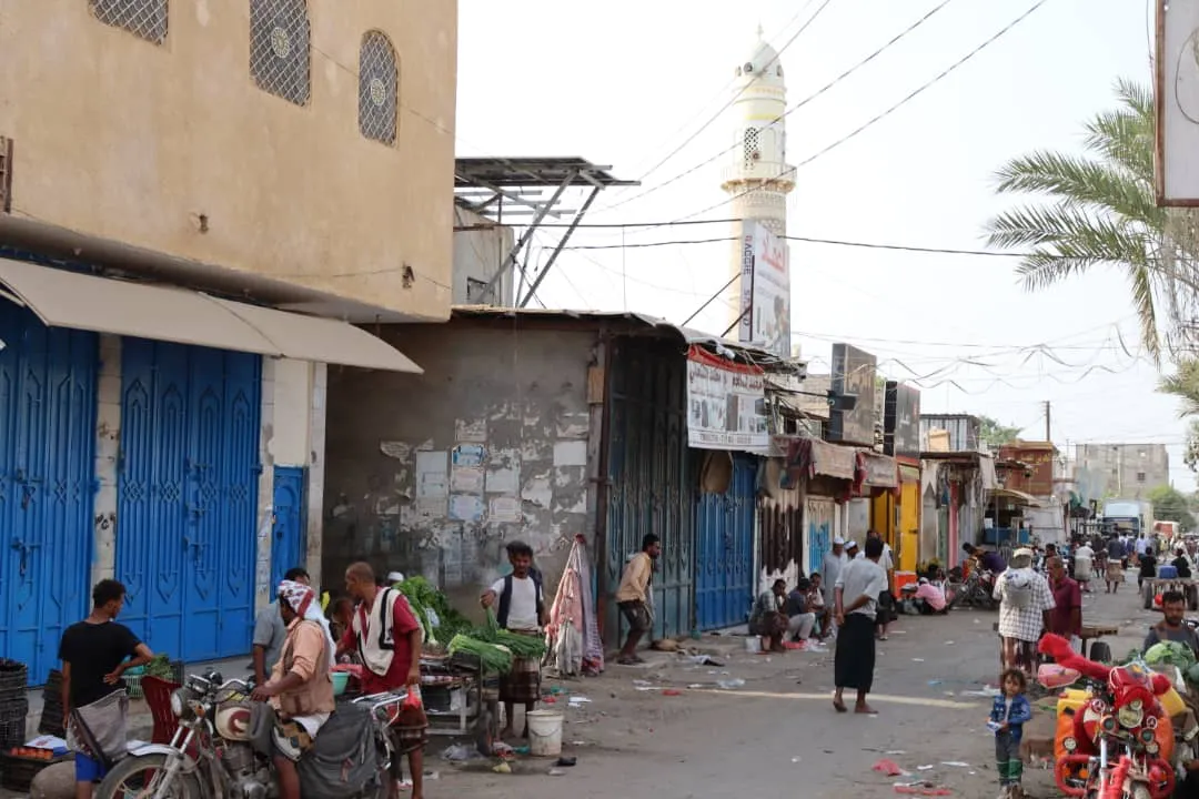 ​أبين: تشهد إغلاقا تجاريا جزئيا واستثناء للقطاعات الخدمية
