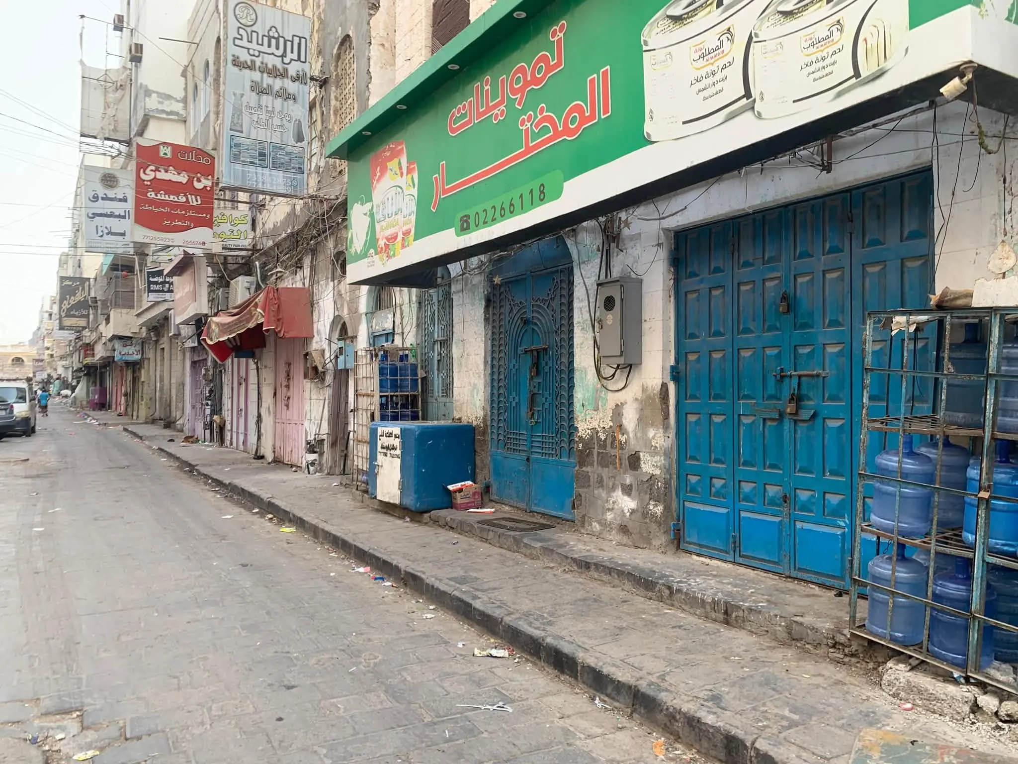 العصيان المدني في عدن يدخل يومه الخامس.. الشارع يرفع سقف الاحتجاج والسلطات أمام اختبار الاستجابة