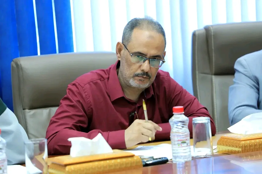 شكري باعلي: السؤال لم يعد هل نختلف مع الانتقالي.. بل من المستفيد من إسقاطه؟