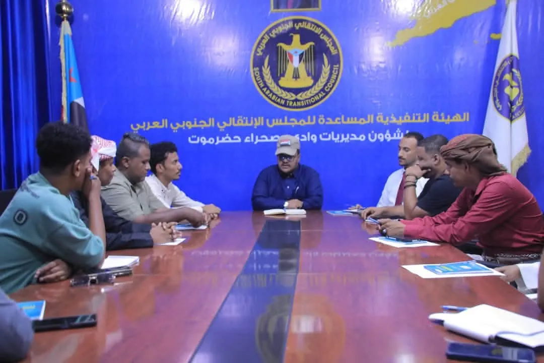 التميمي يناقش مع رؤساء الأقسام الإعلامية بوادي وصحراء حضرموت سبل تطوير الأداء وتعزيز التنسيق