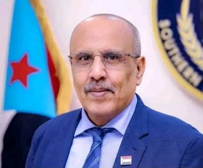 الكثيري يعزي نادرة عبدالقدوس بوفاة زوجها الكاتب والمخرج المسرحي عبدالعزيز عباس