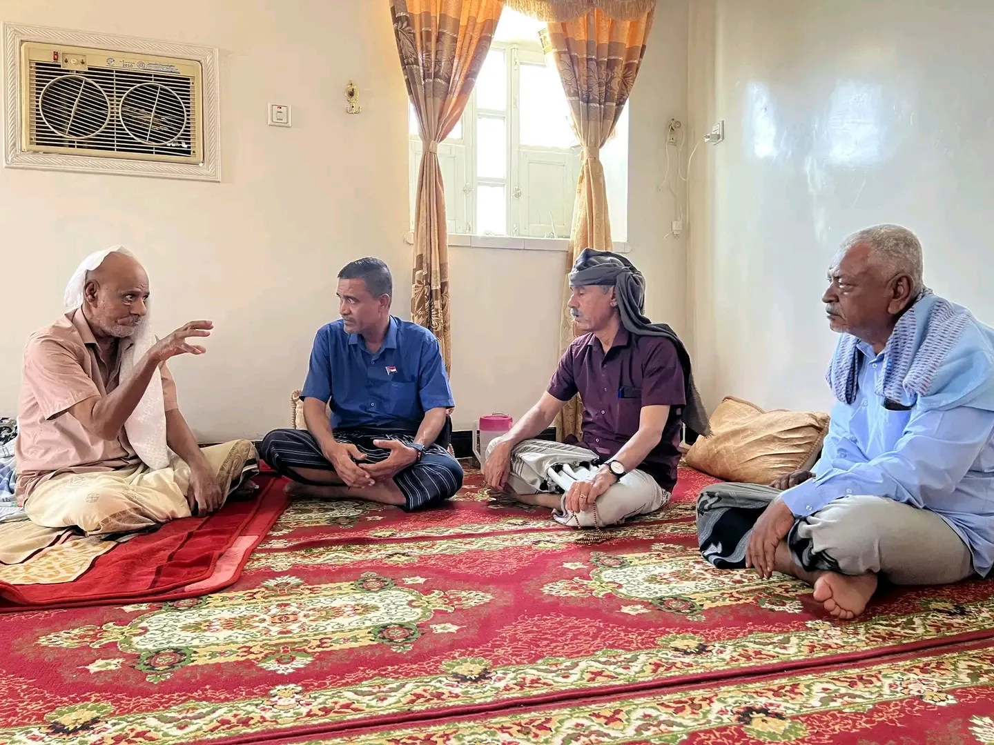 التميمي يطمئن على صحة المناضل محمد خميس بازياد ويشيد بأدواره النضالية