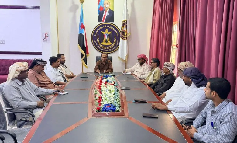 تنفيذية انتقالي المهرة تعقد اجتماعها الدوري وتحث على المشاركة الفاعلة في ذكرى تأسيس الجيش الجنوبي