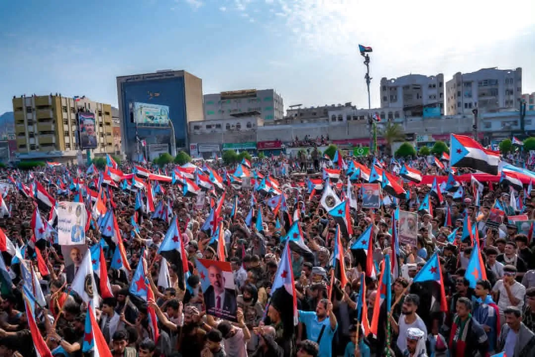 مليونية عدن وحضرموت.. عندما يتحول الوفاء للشهداء إلى عهد: القوات المسلحة الجنوبية خط أحمر