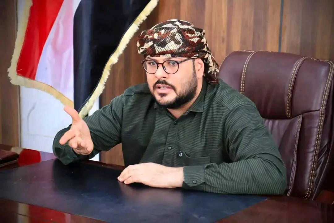 عقب فشلها في كسر إرادة الجماهير..  حملة أمنية مسعورة تقتحم منازل المواطنين في المكلا بحثا عن رئيس انتقالي حضرموت
