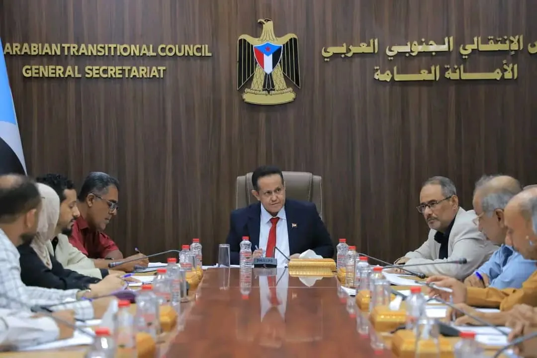 الأمانة العامة تشدد على أهمية تنظيم النزوح وترفض عسكرة الحياة في الجنوب