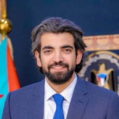 عمرو البيض لصحيفة المونيتور: الحل في اليمن يبدأ بتمكين الجنوب من تقرير مصيره وعدم ترك الملف بيد الرياض وحدها