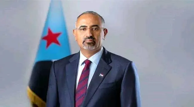 الرئيس الزُبيدي يُعزي في استشهاد رئيس اللجنة المحلية لانتقالي مركز هقرة الأغبَرة بالمضاربة ورأس العارة