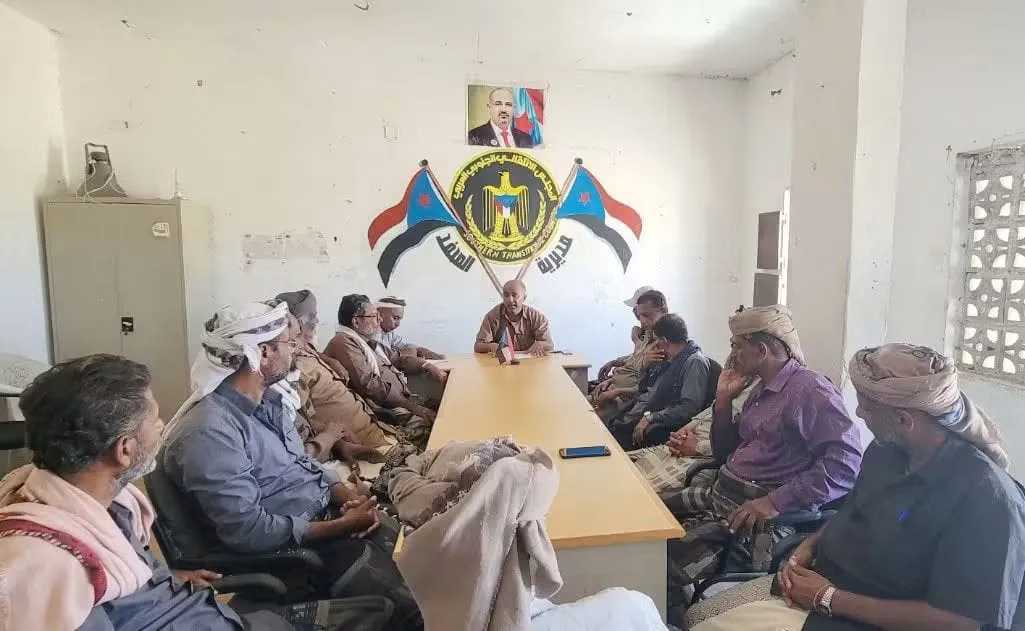 رئيس انتقالي المحفد يلتقي برؤساء المراكز لمناقشة المشاركة في مليونية التعبئة الشعبية لـ 14 أكتوبر المجيدة